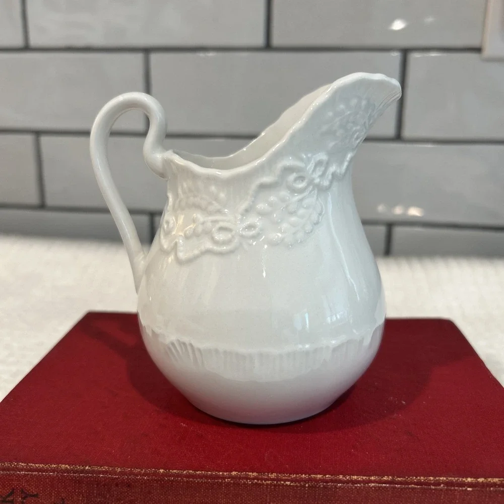 Ralph Lauren Wedgwood China White Porcelain Creamer Claire 4
